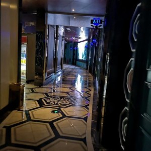 杭州高端娱乐新体验：KTV三屏视听盛宴